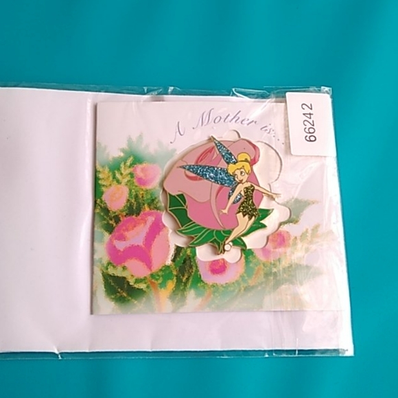 Disney Other - DISNEY MOTHER'S DAY CARD/PIN!